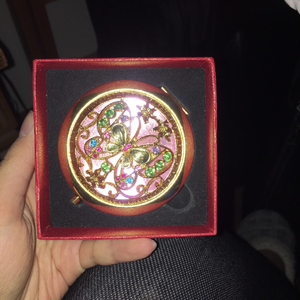 Design and unique Mirror